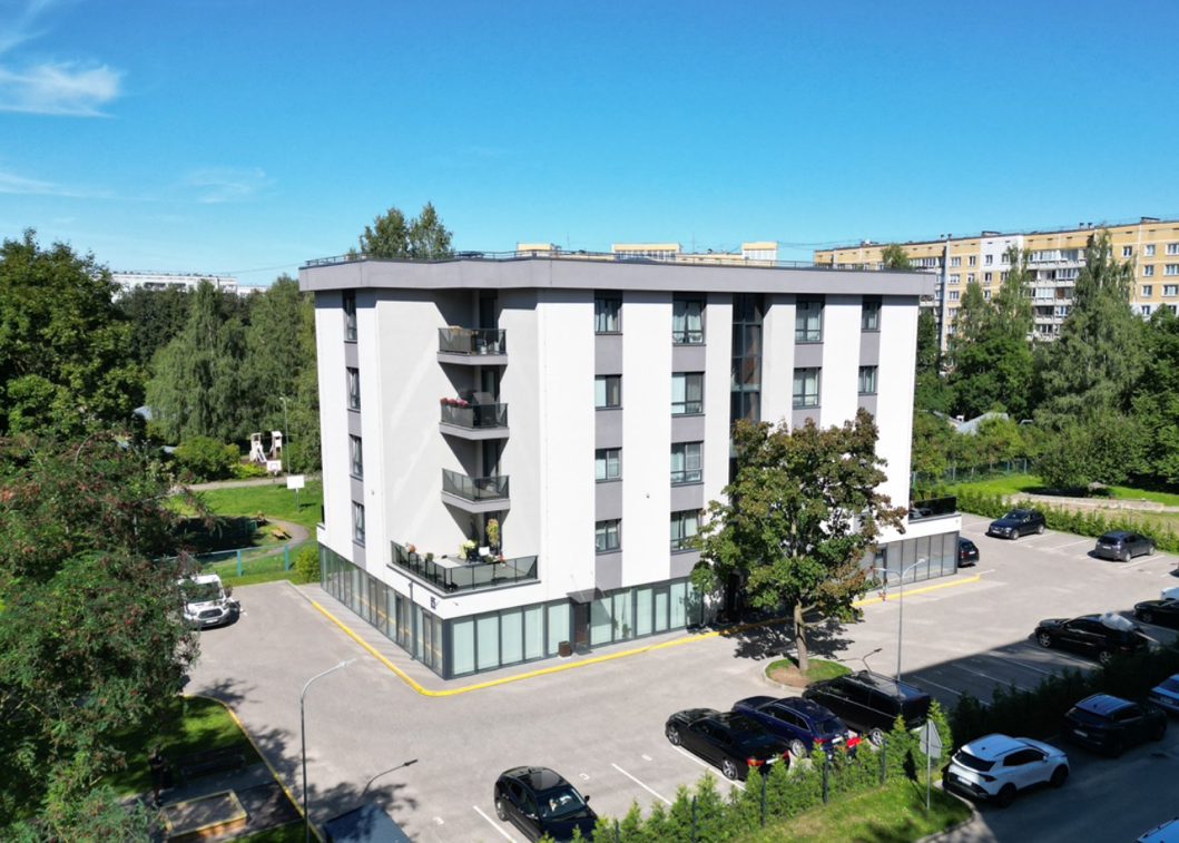 Office + multi-apartment building